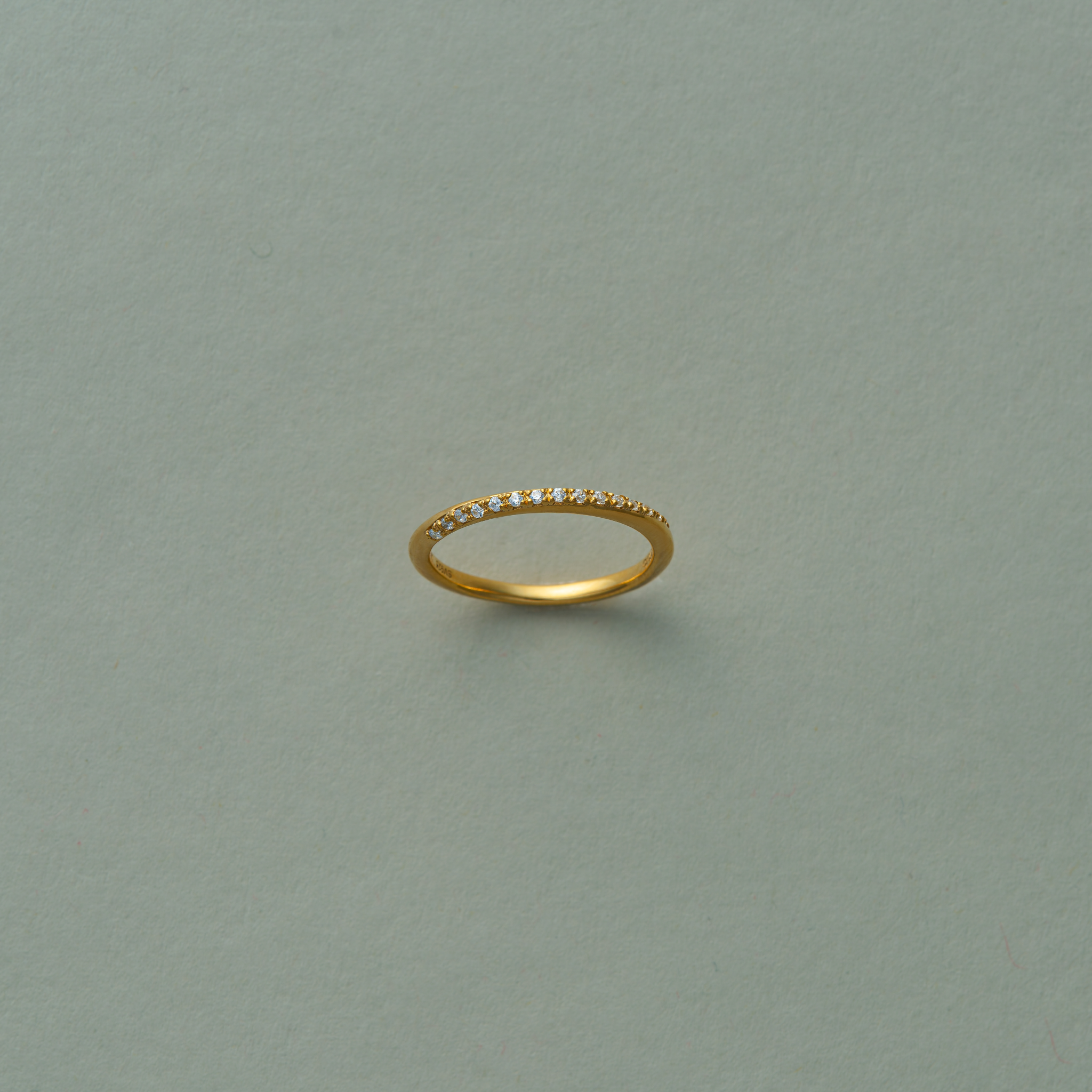 Oblique Stone Setting Gold Ring