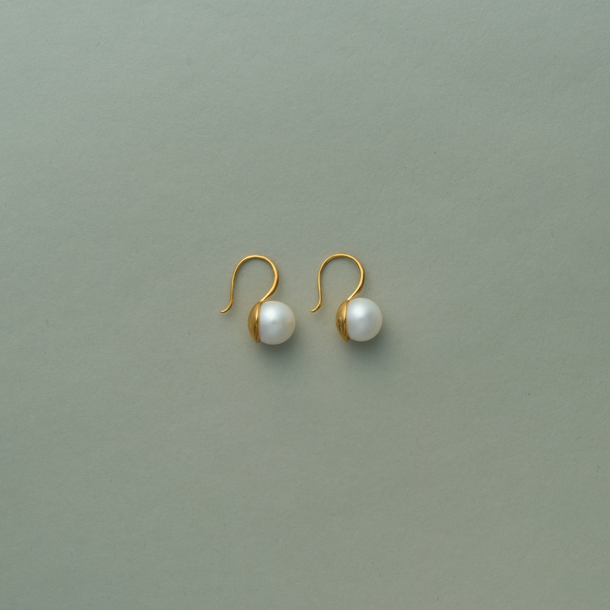 Modern Pearl Gold Earrings