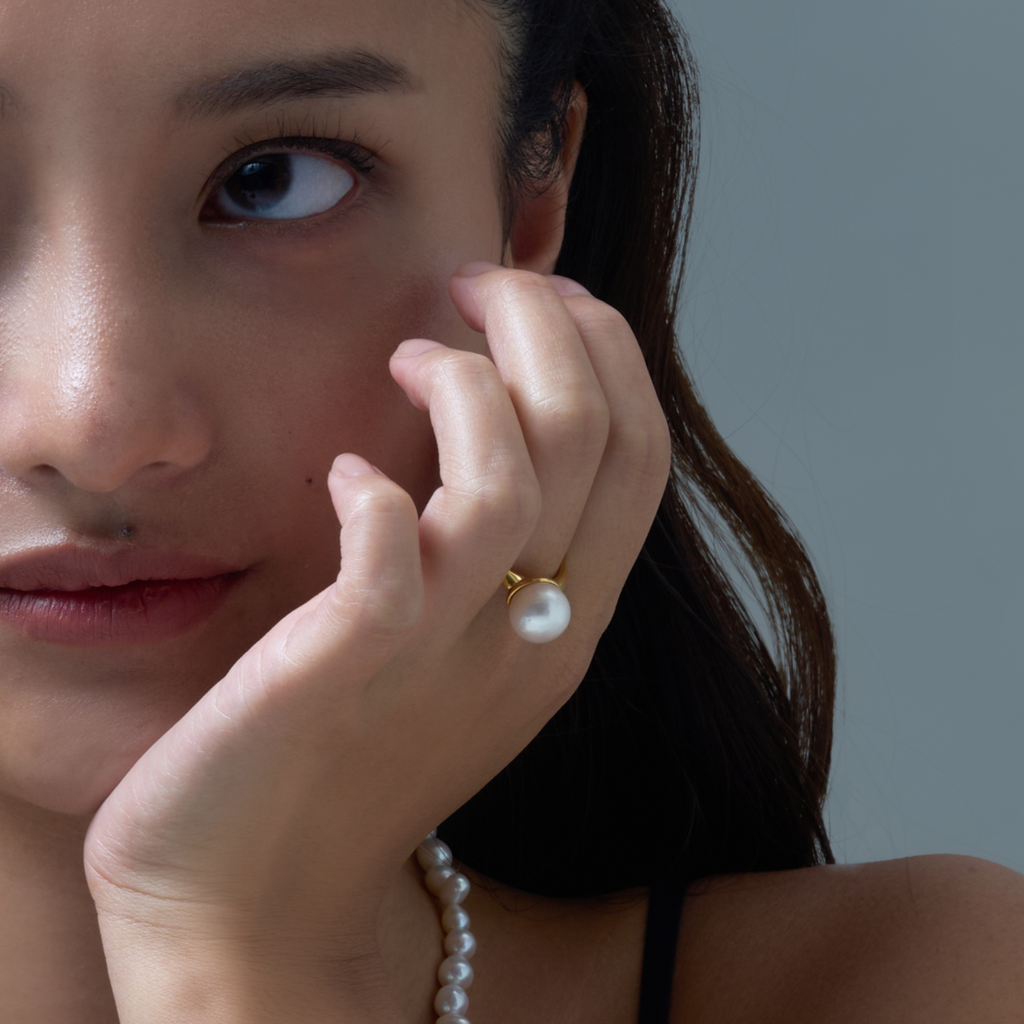 Modern Pearl Gold Ring