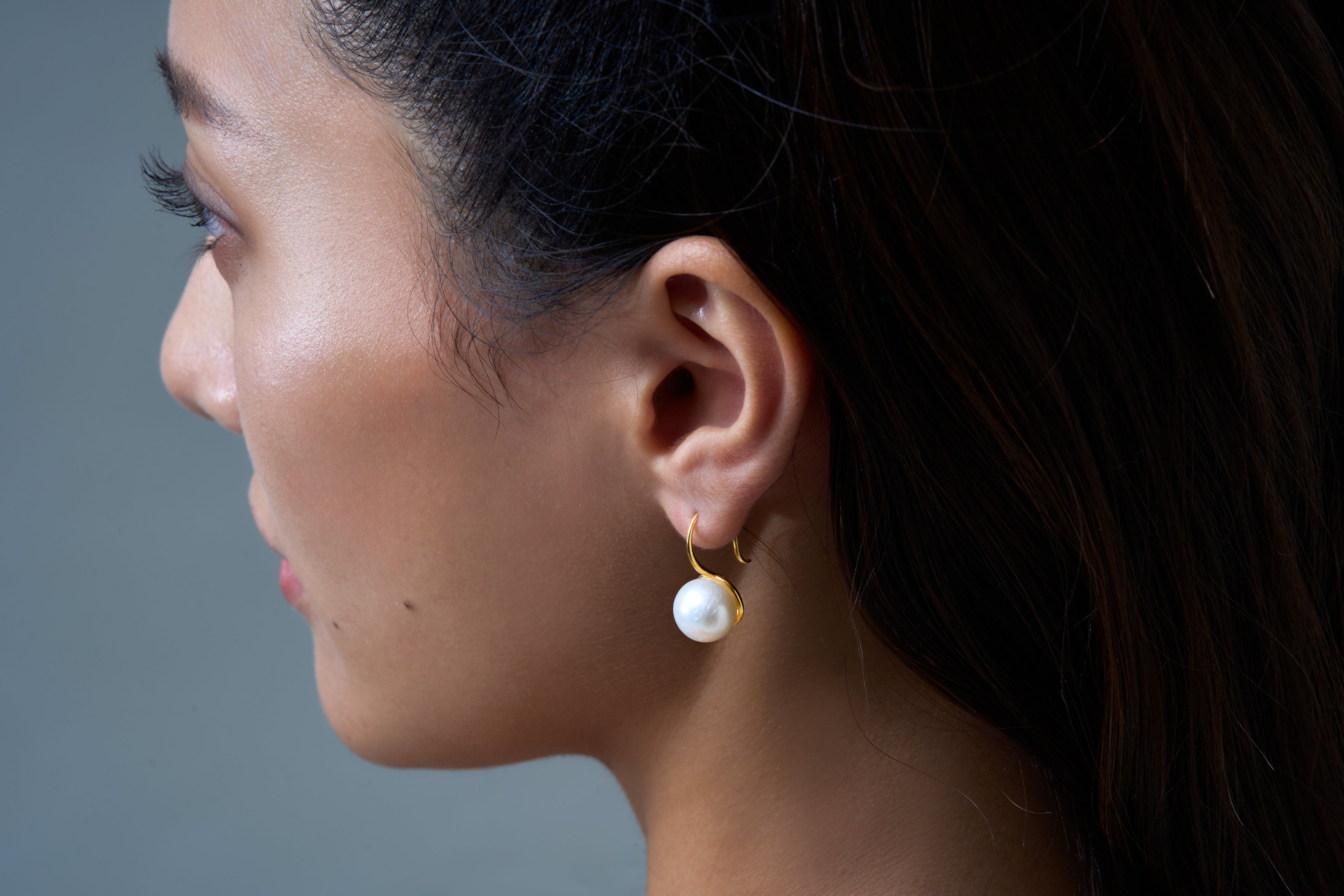 Modern Pearl Gold Earrings