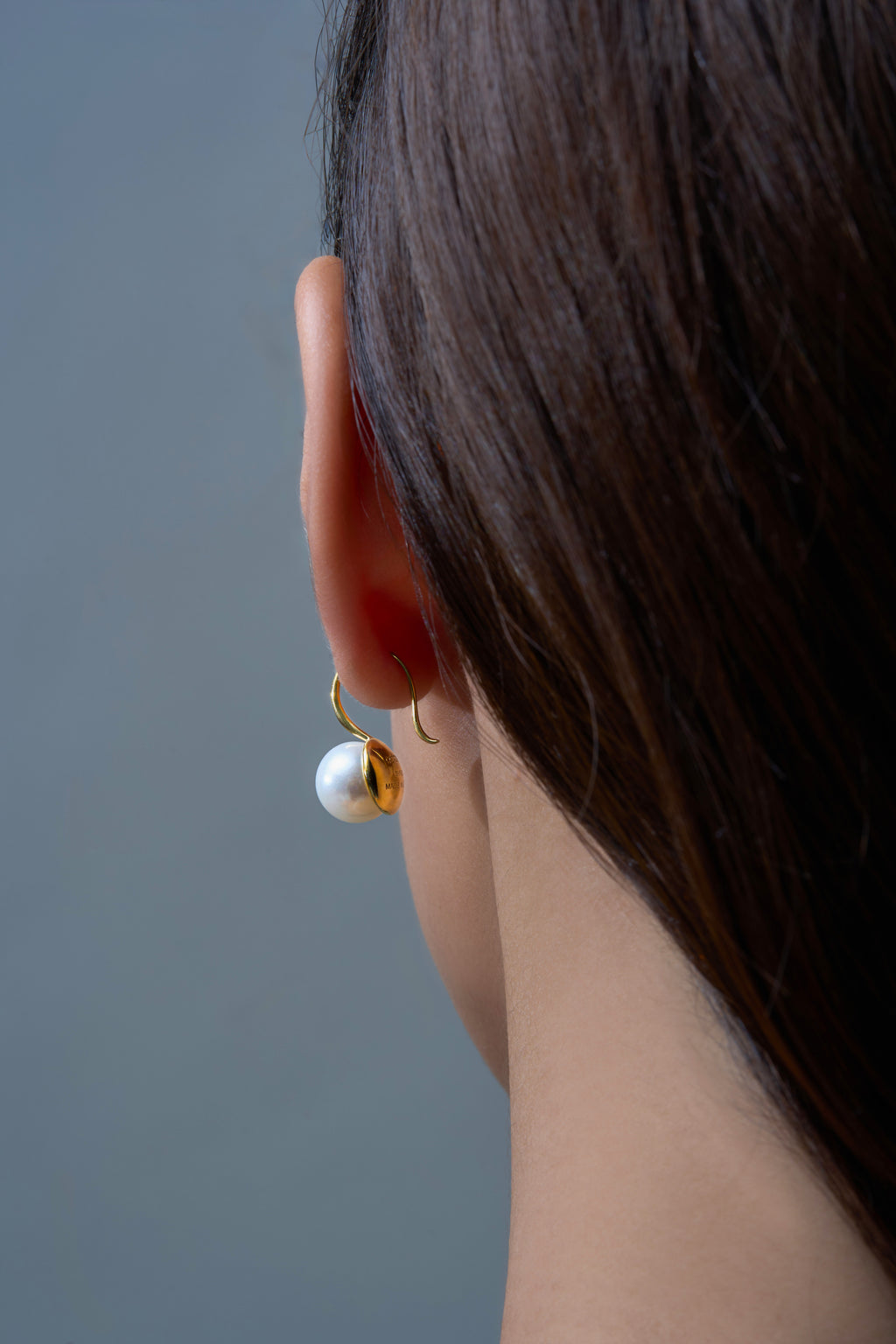 Modern Pearl Gold Earrings