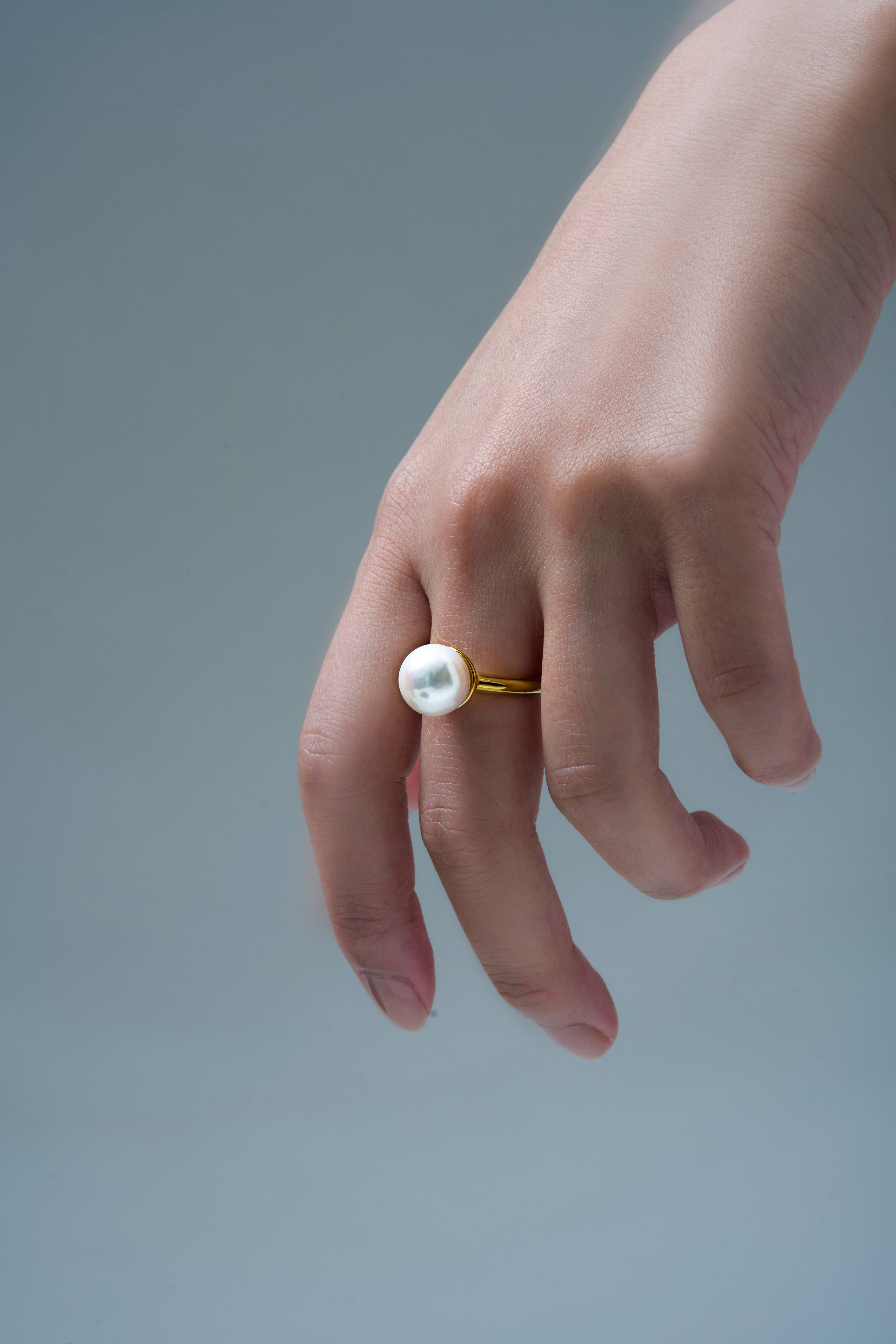 Modern Pearl Gold Ring